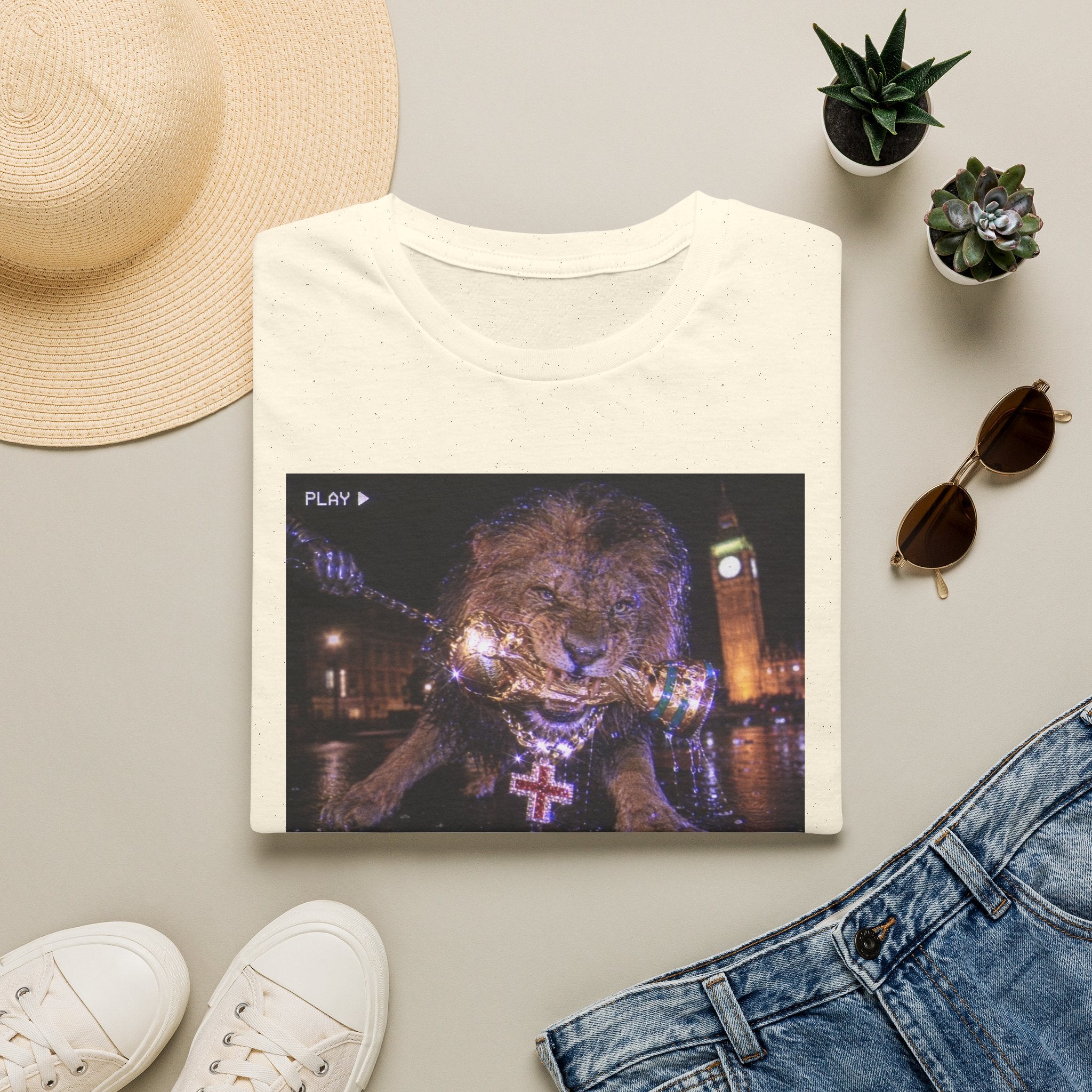 Lion of Glory Graphic Tee