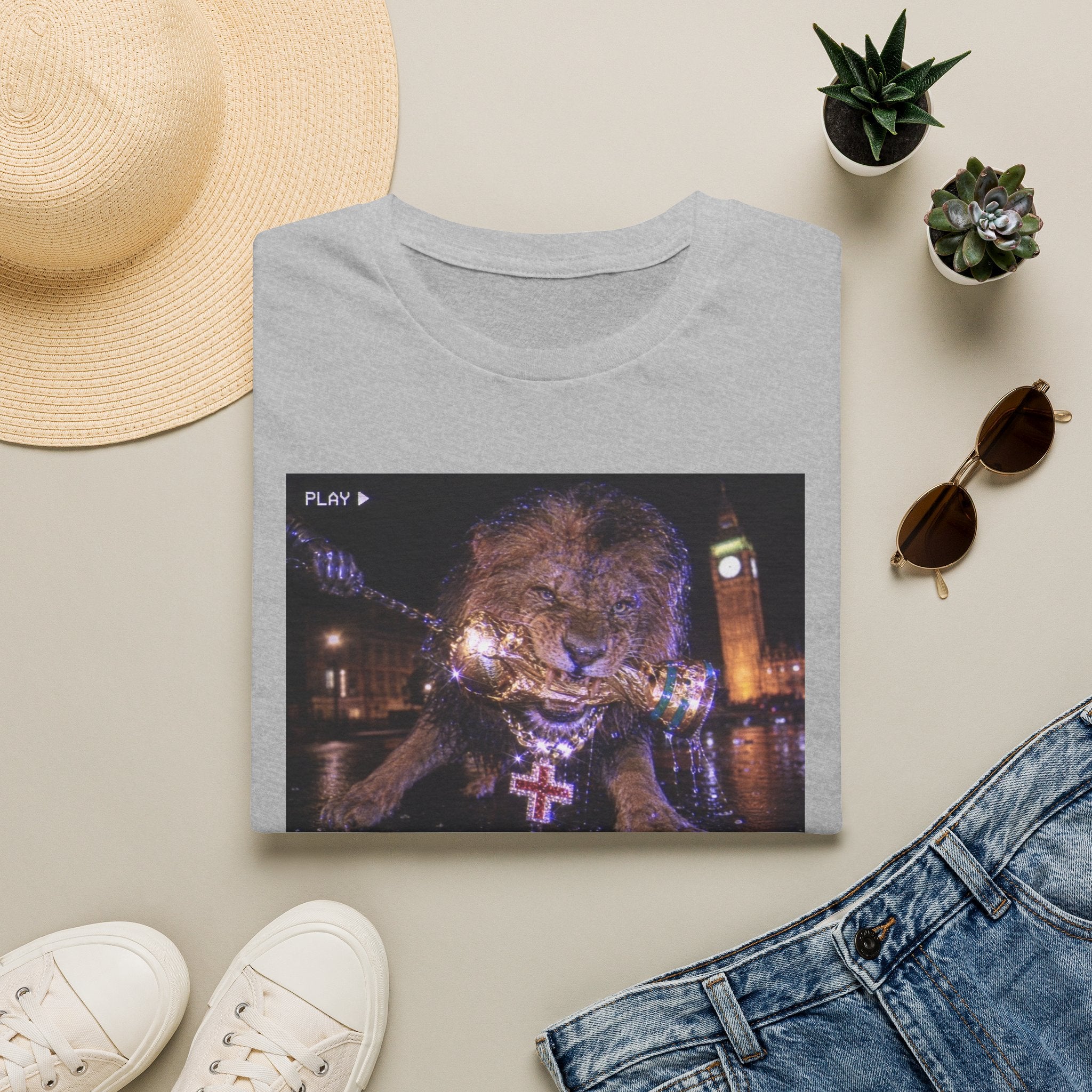 Lion of Glory Graphic Tee